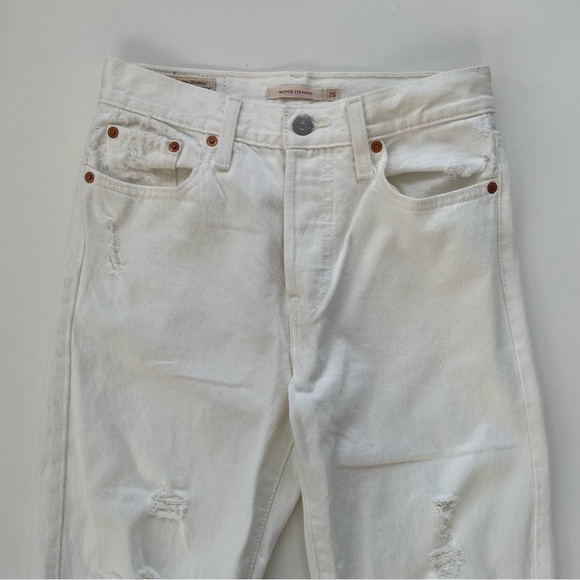 Levi's Women's Cream White High Rise Wedgie Straight Distressed Jeans Size 26 - Picture 3 of 11